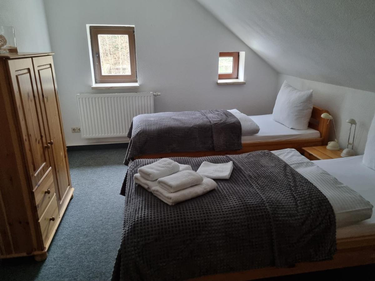 Hotel Kreuzbergbaude Beim Berzdorfer See Mit Wohlfuehl Sauna Markersdorf Exterior foto